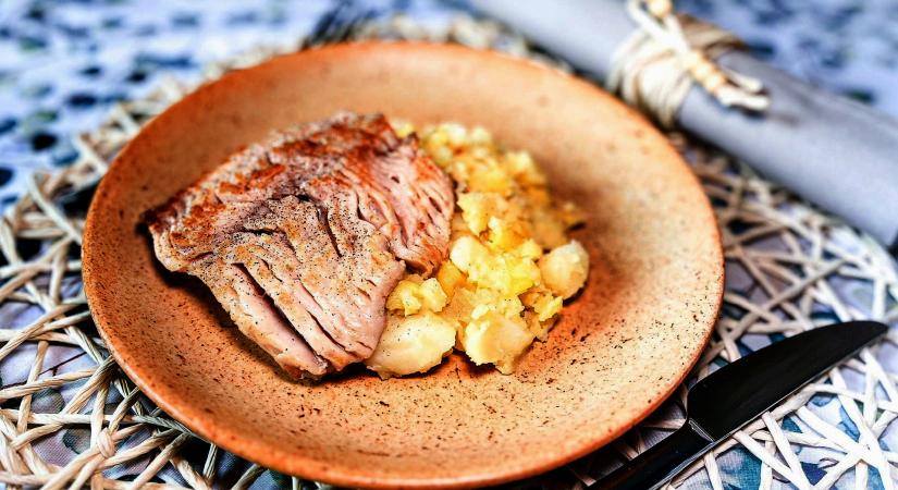 Pontyfilé hagymás tört burgonyával
