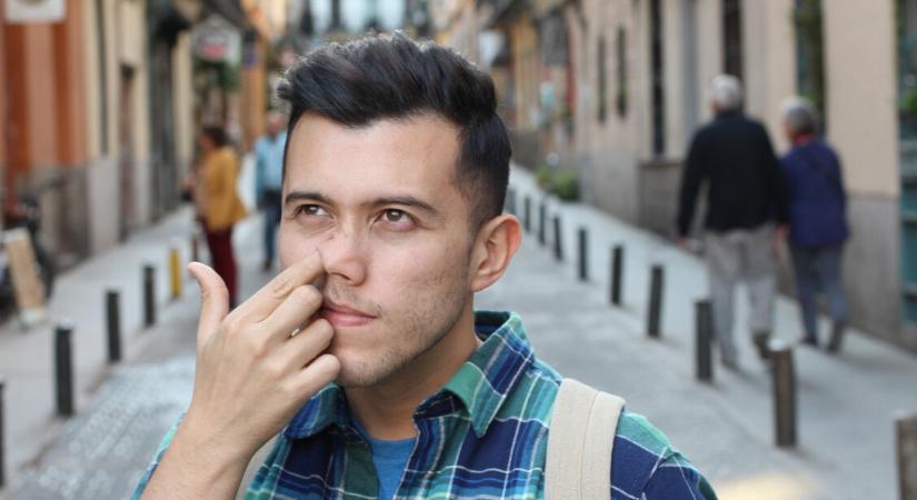 Az Alzheimer-kór veszélyét is növelheti, ha piszkáljuk az orrunkat