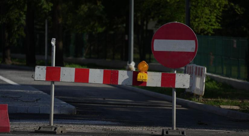Megsüllyedt a burkolat, teljes útzár lesz Zalaegerszegen!
