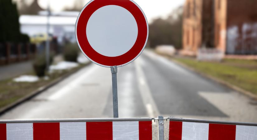 A járványhelyzet miatti intézkedések betartására figyelmeztetnek Hegykőn