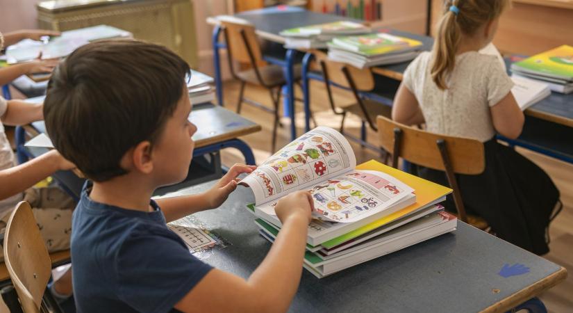 Továbbra is az elsősök között a legtöbb az évismétlő, mintegy 4300 általános iskolás másodszorra kezdi meg az első osztályt a mostani tanévben