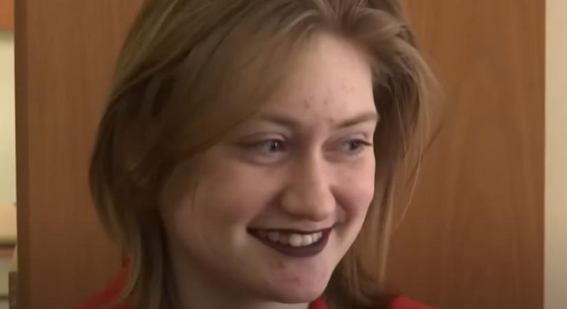 Börtönre ítéltek egy 19 éves nőt Oroszországban versek kiragasztása miatt