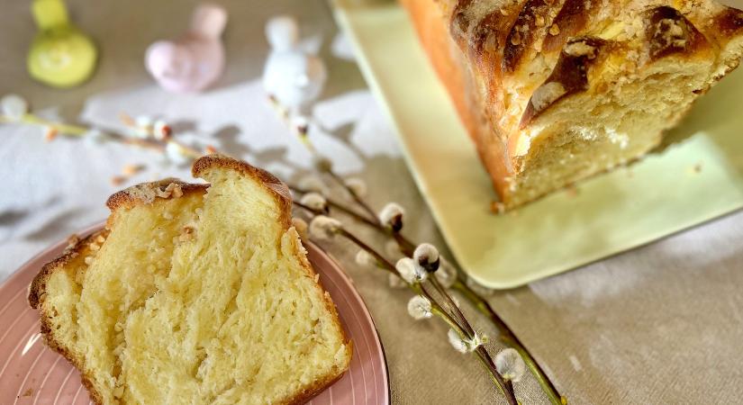 Babka fehércsokoládéval, mandulával