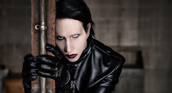 Phil Collins feldolgozással jelentkezett Marilyn Manson