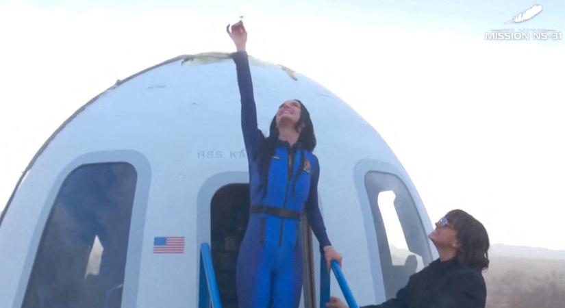 Totális átverés lehetett Katy Perryék űrutazása