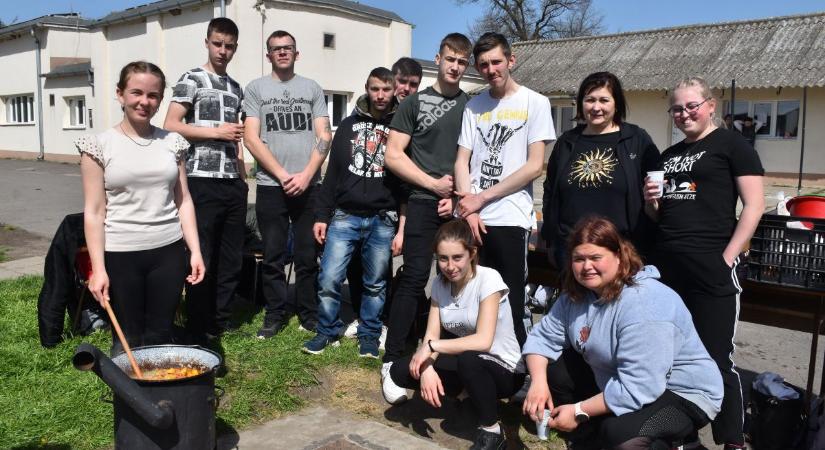 Diáknap főzőversennyel Kenderesen