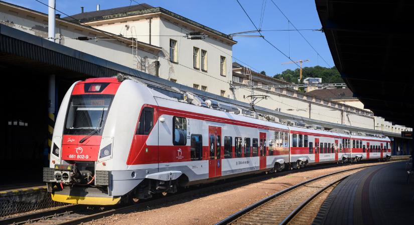 Elgázolt a vonat egy nőt és egy férfit – előbbi meghalt, utóbbi súlyos sérülésekkel távozott a helyszínről