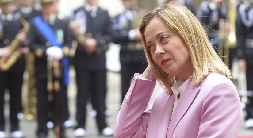 Égő: Az olasz kormányfőnek kellett kisegítenie a saját tolmácsát a Fehér Házban