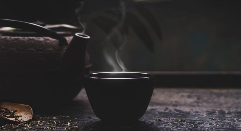 Itasson veled gyógyteát a skanzen temetőcsősze!