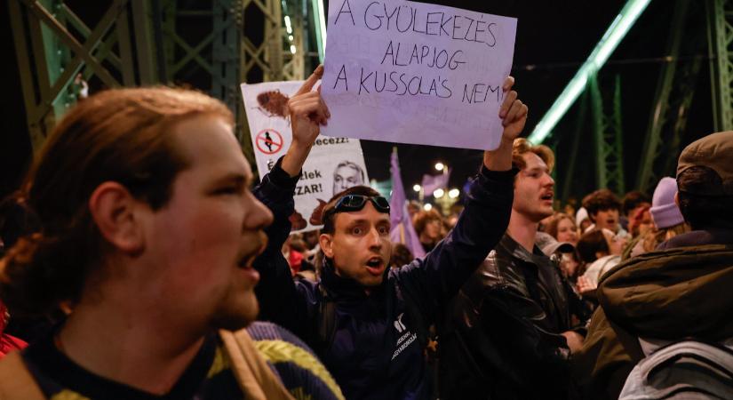 Betiltották Hadházyék tüntetését