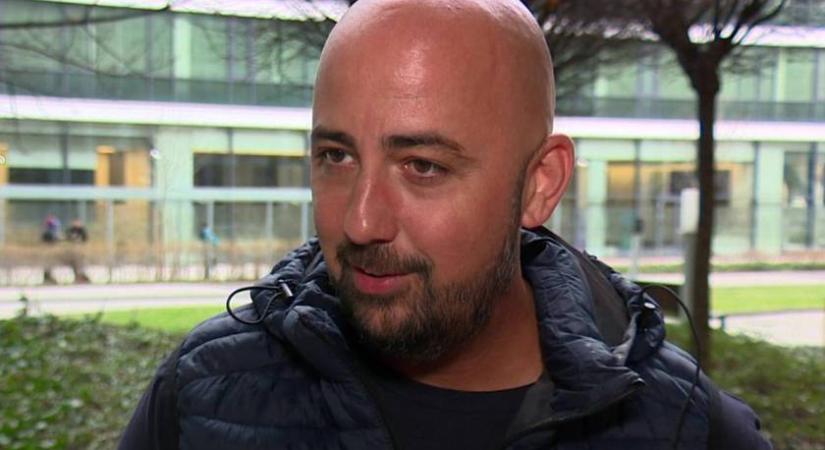 Dobrády Ákos 3 éves fia friss fotón: Bende Mór szőke, göndör hajú angyalka