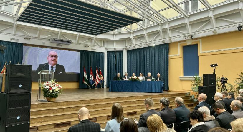 Összetartás és remény a háború árnyékában: KMKSZ országos értekezlet Beregszászban
