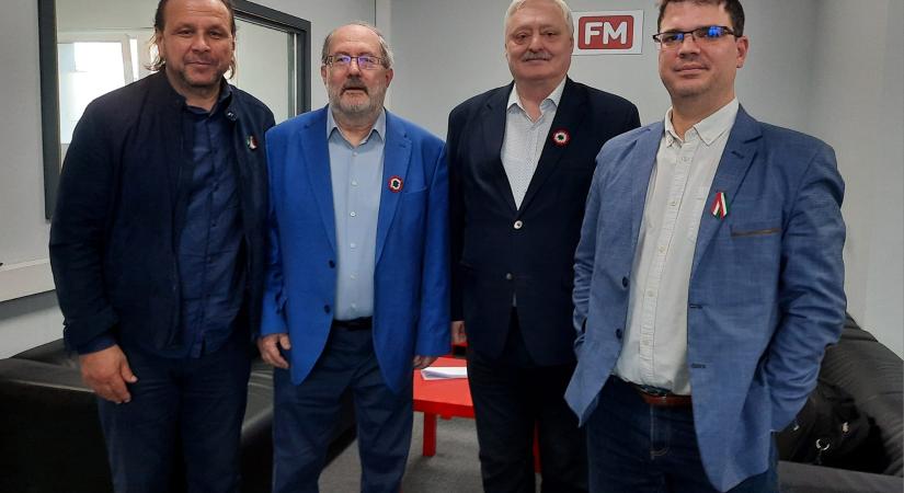 A Munkácsy-díjas giccsfestő volt férje lefoglalta az Erzsébet hidat Hadházyék elől