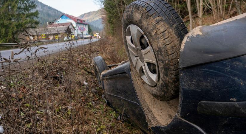 Baleset árnyékolja be az ünnepet a 44-es főúton, forgalmi fennakadásra lehet számítani