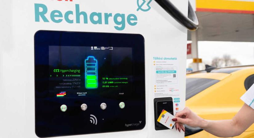 100 év 100 Shell Recharge elektromos autó töltőállomás Magyarországon