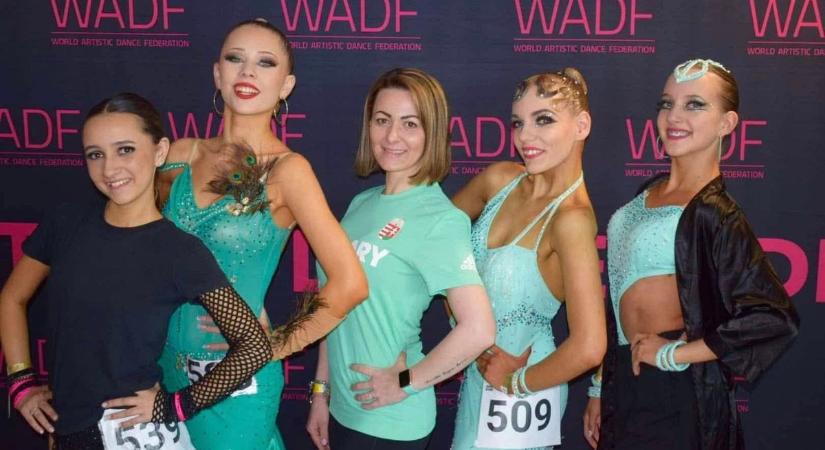 A varsói világbajnokságon bizonyítottak a szigetvári táncosok