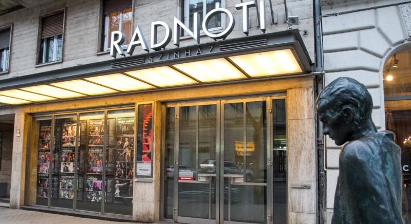 Színház és módszertan képzést indít a Radnóti Színház tanároknak