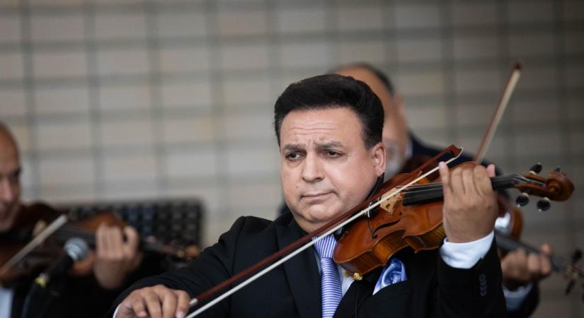 Megrendült Mága Zoltán! Fájó sorokkal búcsúzik Ferenc pápától
