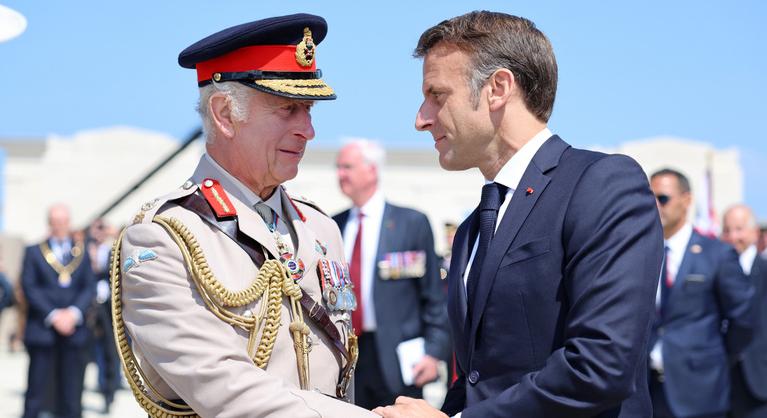 III. Károly brit király látogatásra hívta Emmanuel Macron francia elnököt