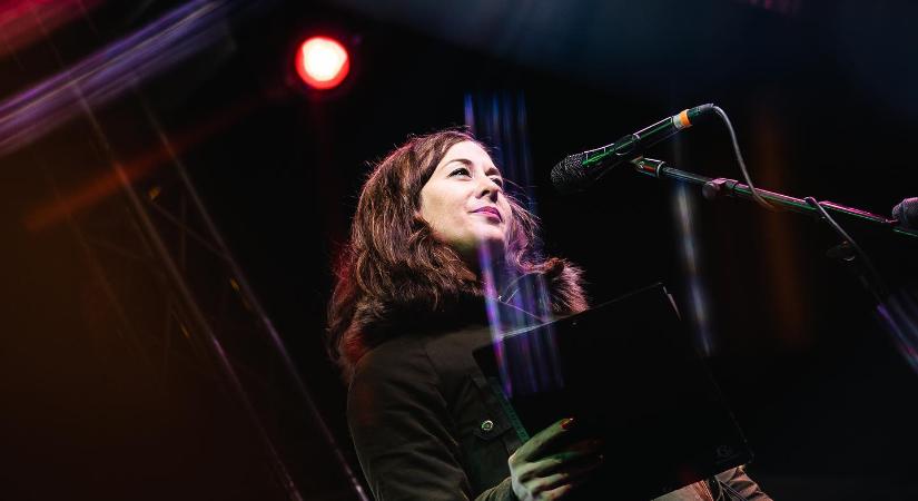 Cseh Katalin csuromvizesen üzeni: el kéne már engedni a locsolkodást