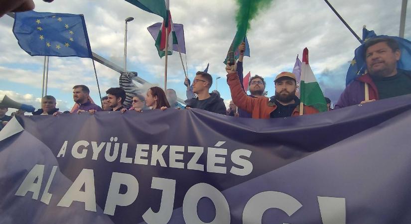 Az Erzsébet hídra megy a Momentum