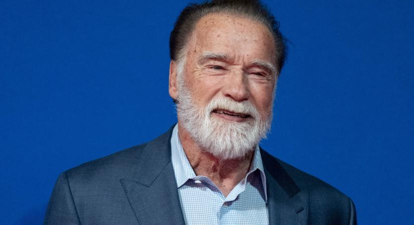 Szinte hihetetlen, hogy néz ki Arnold Schwarzenegger 27 éves fia, Christopher: a húsvéti családi képek döbbenetesek