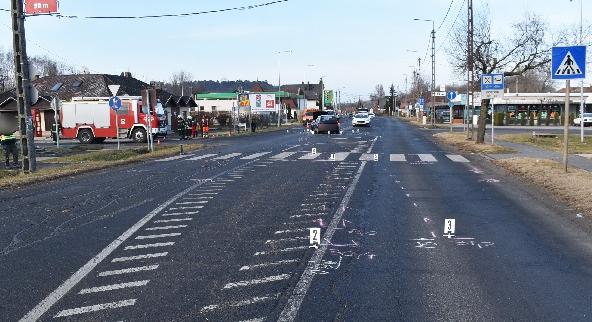 Meghalt a zebrán elgázolt gyalogos, vádat emeltek a sofőr ellen