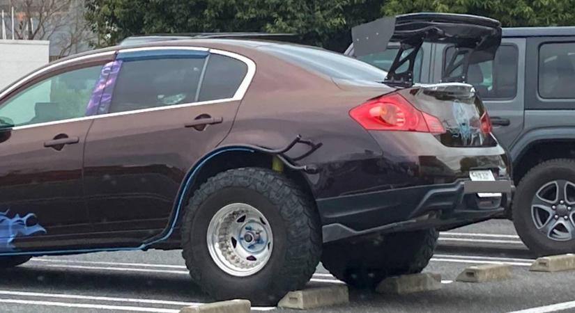 Fura off-road-dragstert építettek ebből a szerencsétlen Nissan Skyline alapú Infinitiből