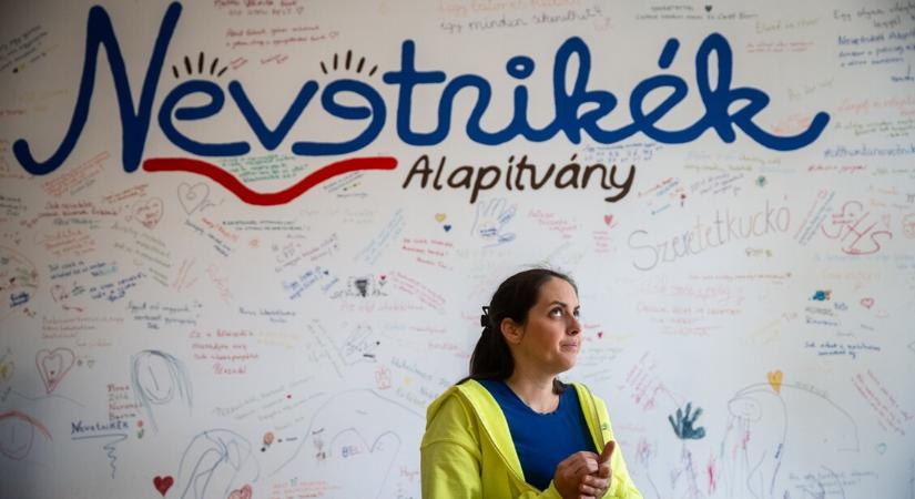 Önkénteseket keres a kórházi csecsemőket segítő szervezet