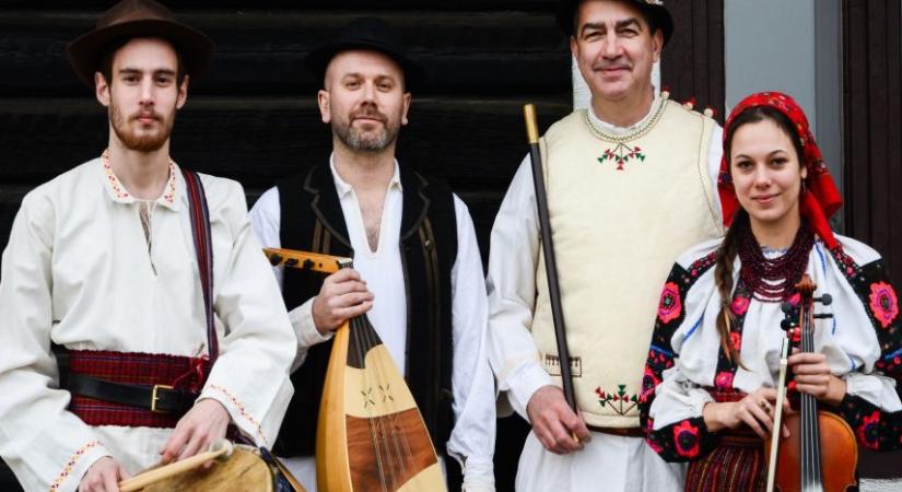 A Tatros együttes a Transglobal World Music Chart világzenei toplistáján