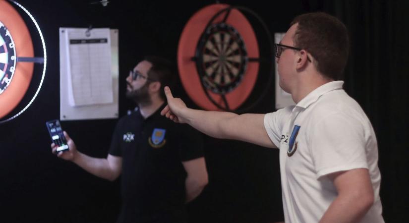 Tábla elé álltak az egyetemisták – Zalai érmek az első egyetemi dartsbajnokságon