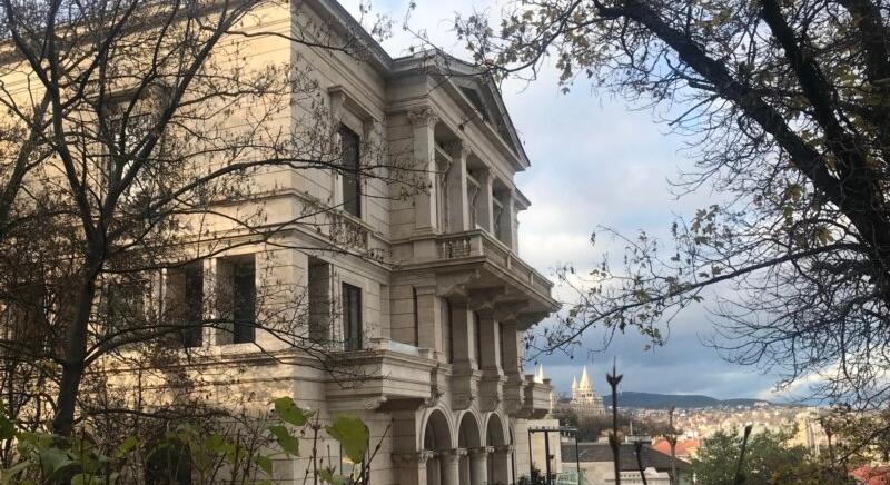 "Ennyi pénz csak számtanpéldában van" - MNB-alapítványok budavári luxusingatlanjai