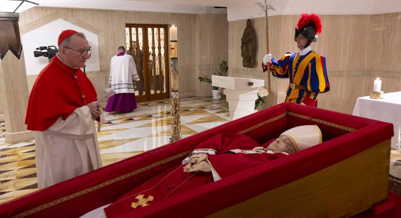 Közzétették Ferenc pápa végrendeletét. „A sír legyen egyszerű, (…) egyetlen felirattal: »Franciscus«”
