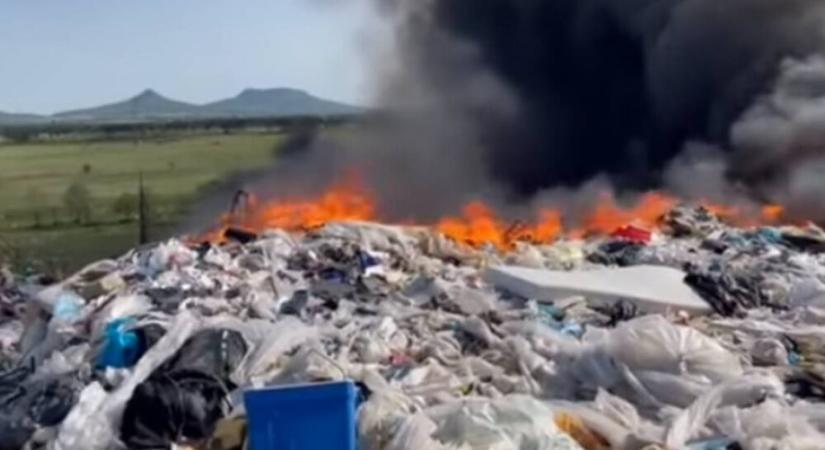 1.000 négyzetméteren tombol a tűz Zalahaláp és Tapolca között