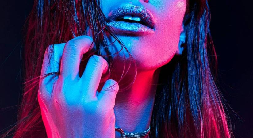 Botrányos forgatás: hullaházban vetkőzött az OnlyFans-modell