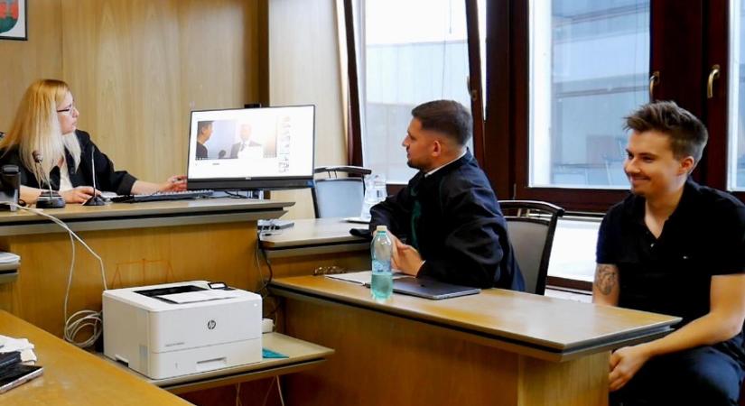 Pert nyert a pécsi vlogger a fideszes Bánki Erik ellen