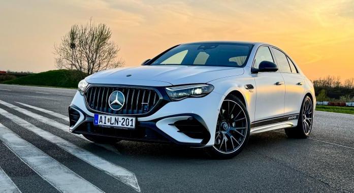 Kívánság halmazok legjobb metszete - Mercedes AMG E 53 Turbo Hybrid Edition 1