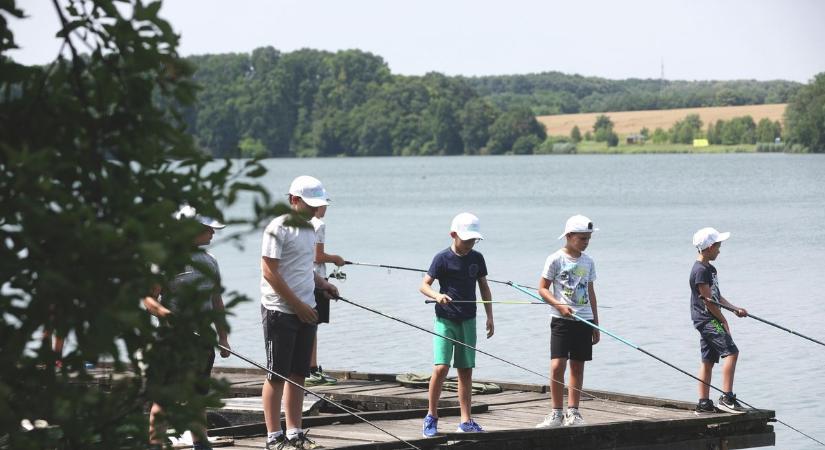 Az eltűnős tinta a horgászt is eltüntette a Balaton-partról