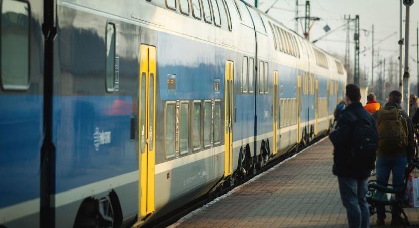 Borzasztóan indult a szerda, borul a délelőtt ezen a hevesi vonalon