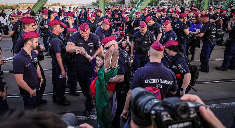 Ennyi tüntetőt jelentettek fel a Szabadság hídon történt incidens miatt