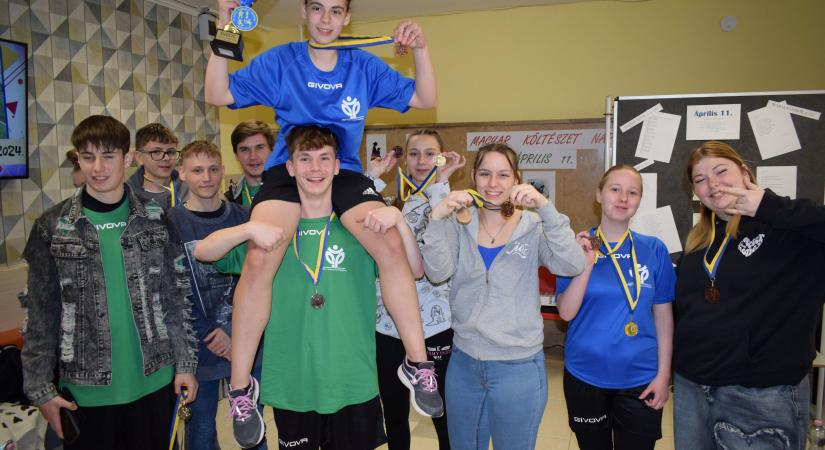 A Cseresnyés nyerte a kollégiumok sportnapját