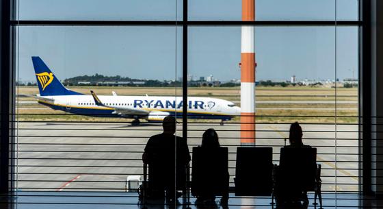 Műszaki hiba miatt tért vissza Ferihegyre a Ryanair Szófiába tartó kedd esti járata