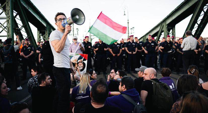 A Momentum feljelentést tesz a rendőri fellépés miatt