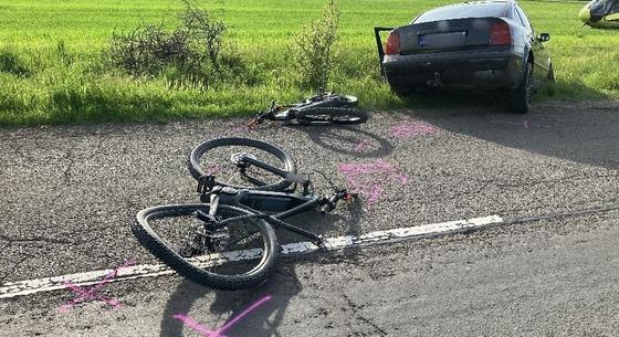 Nyolcvannal csapódott két kerékpáros közé egy autós – vádat emeltek a sofőr ellen