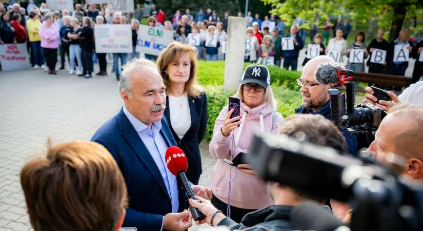 Száj- és körömfájás - Nagy István: egyetlen intézkedés sem Bábolna ellen irányult, hanem Magyarországért