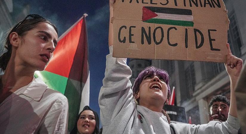 Az antiszemitizmus csökkent az október 7. utáni csúcsról, de továbbra is riasztóan magas világszerte