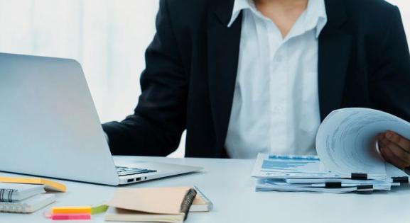 Kiakadtak a köztisztviselők: ezt kérik a kormánytól
