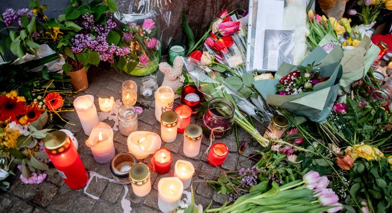 Emberöléssel vádolnak egy német rendőrt, aki lelőtt egy 21 éves színes bőrű férfit