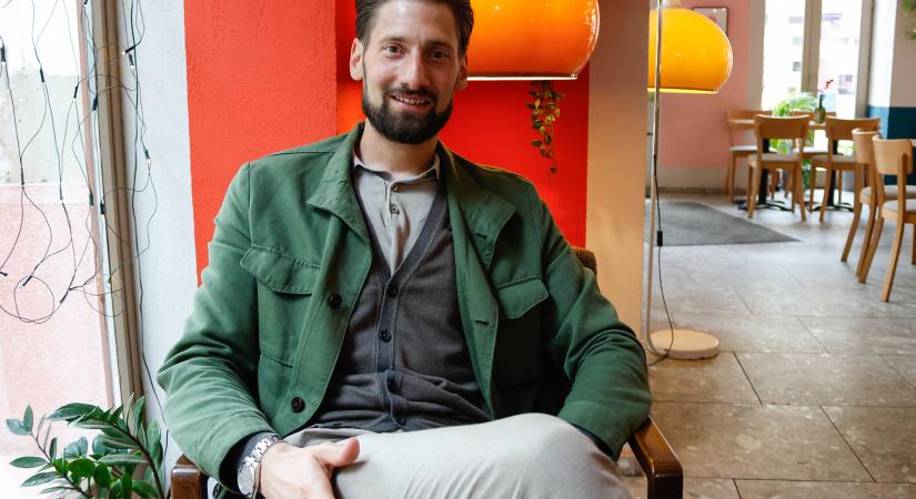 Nagyinterjú: Parázsló Fradi-öltöző, szenzációs Tóth Alex, elmaradt fizetések és a szurkolók nyomása