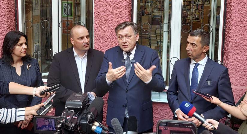 A fekete márciusról is beszélt Crin Antonescu Marosvásárhelyen